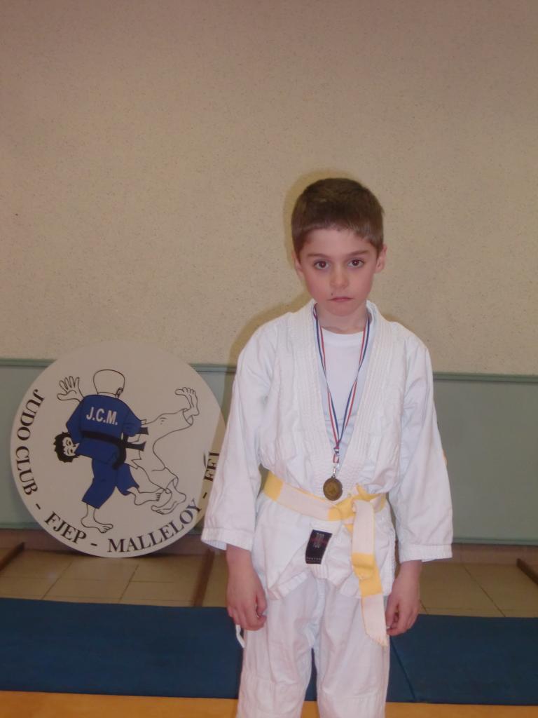 Photo du Club : Mael nous montre sa médaille