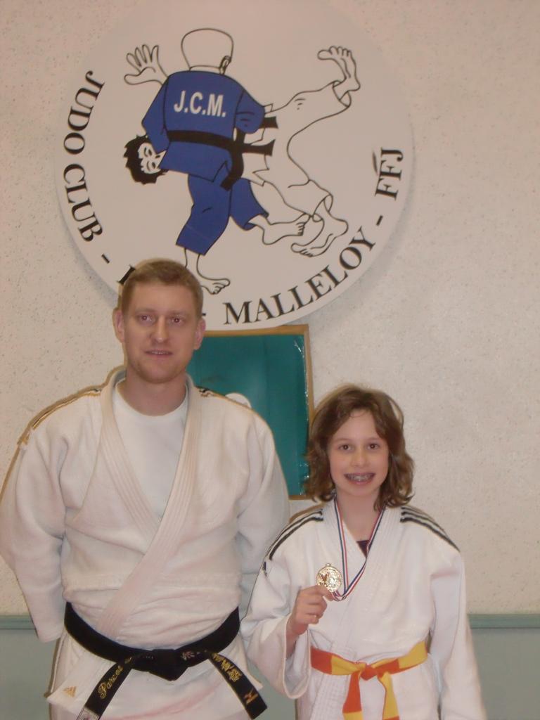 Judith félicitée par son entraineur