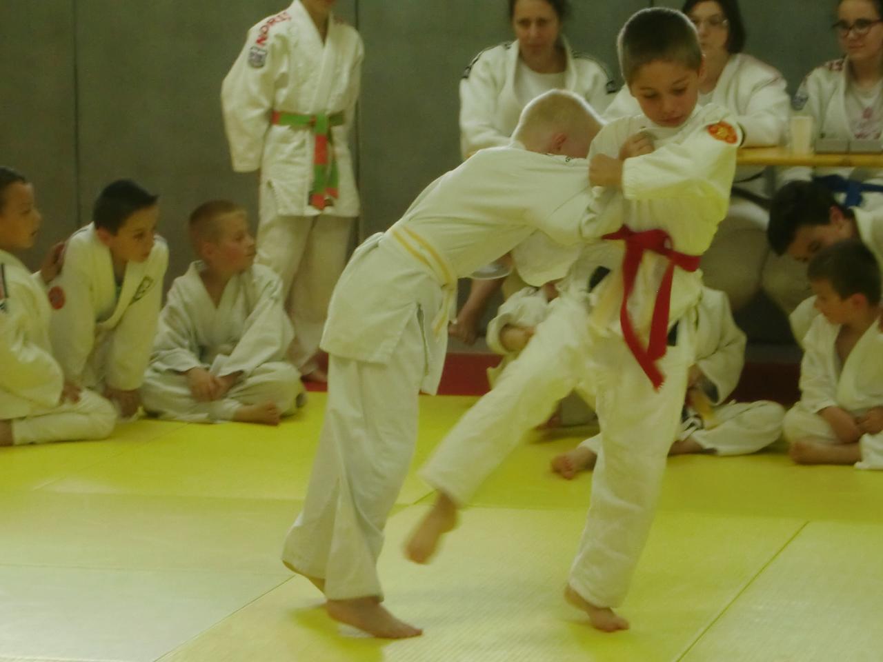 combat debout