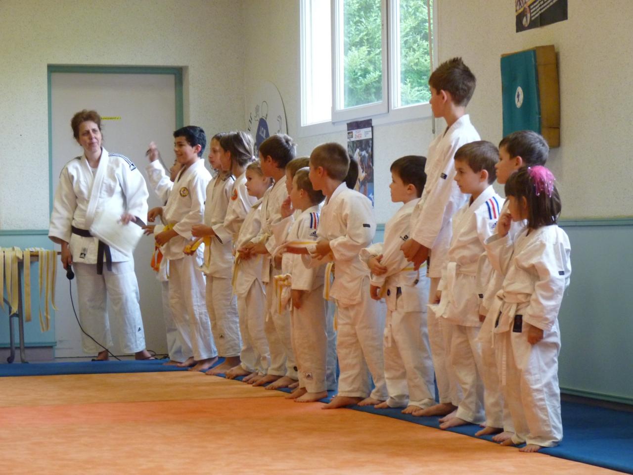 préparatifs de remise des ceintures